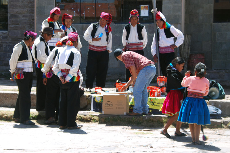 Traditionally dressed Peruvian Men